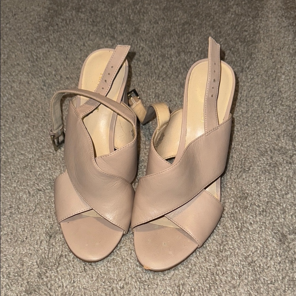 Elegant Women's Tan Sandals